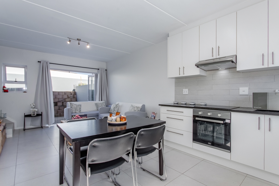 2 Bedroom Property for Sale in Honeydew Country Estate Western Cape